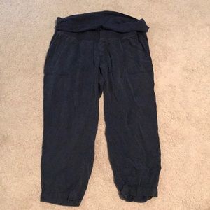 Old Navy Maternity Capri Pants